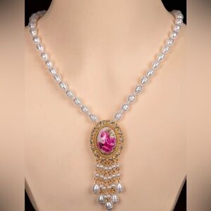 Victorian Style Pearl Rhinestone & Gold Pendant Necklace NEW!